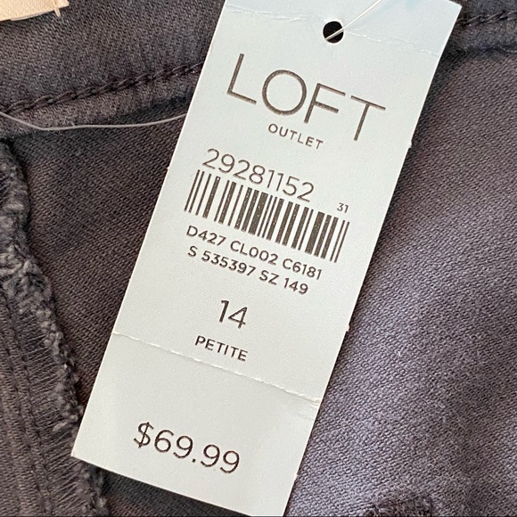 ⭐️NWT⭐️LOFT Straight Crop Charcoal Grey Cargo Pant - Picture 3 of 12